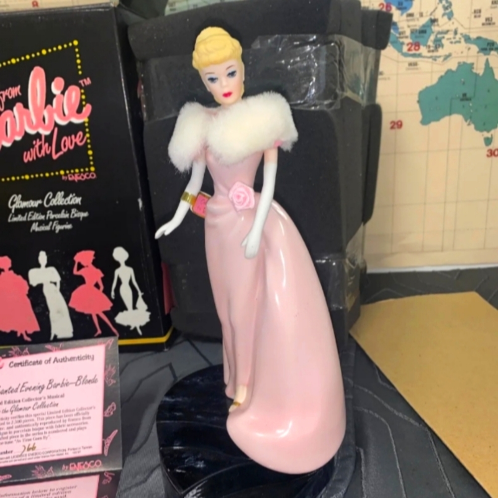 Barbie musical figurine